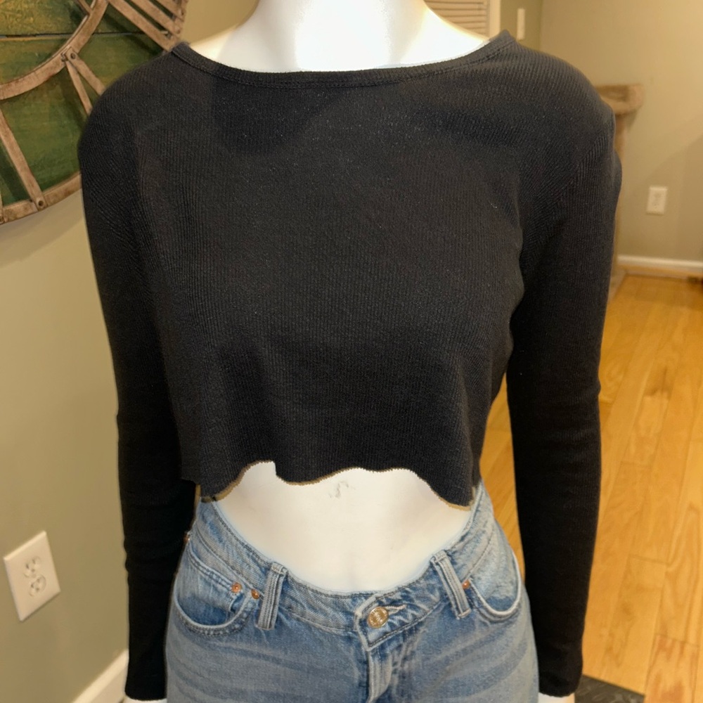 Black Long Sleeve Crop Top